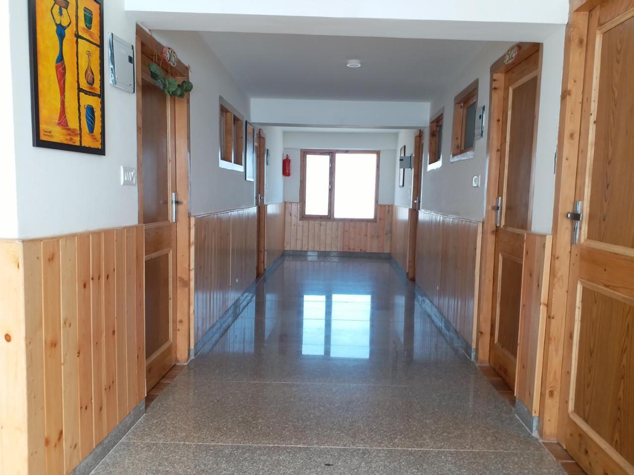 Hotel Seven Hills Manali מראה חיצוני תמונה